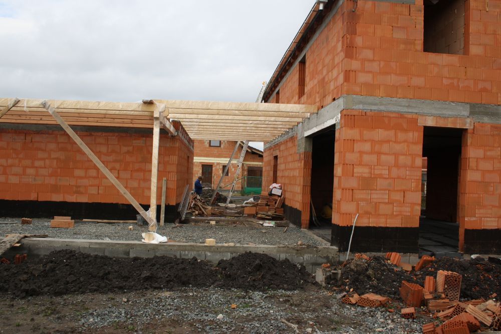 https://www.czechdevelop.cz/files/gimgs/123_stavba-strecha-05110006671000667.jpg